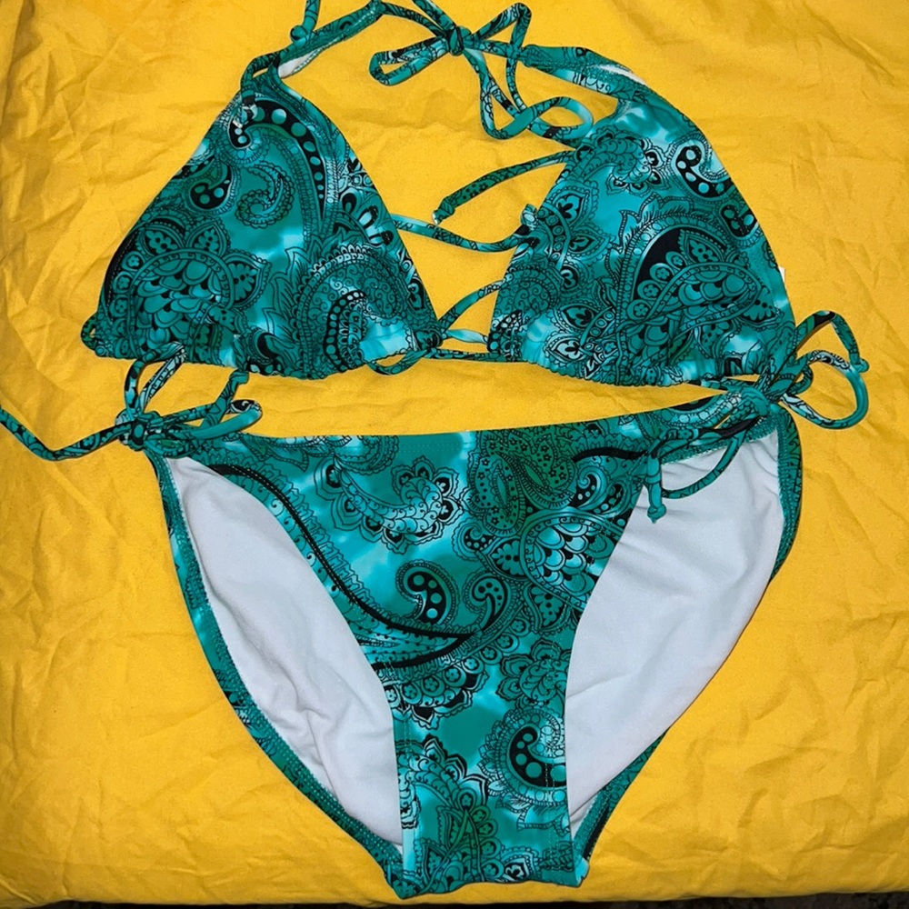 Xhilaration Bikini Set.  Size  S.  Gently used.  In Great condition.